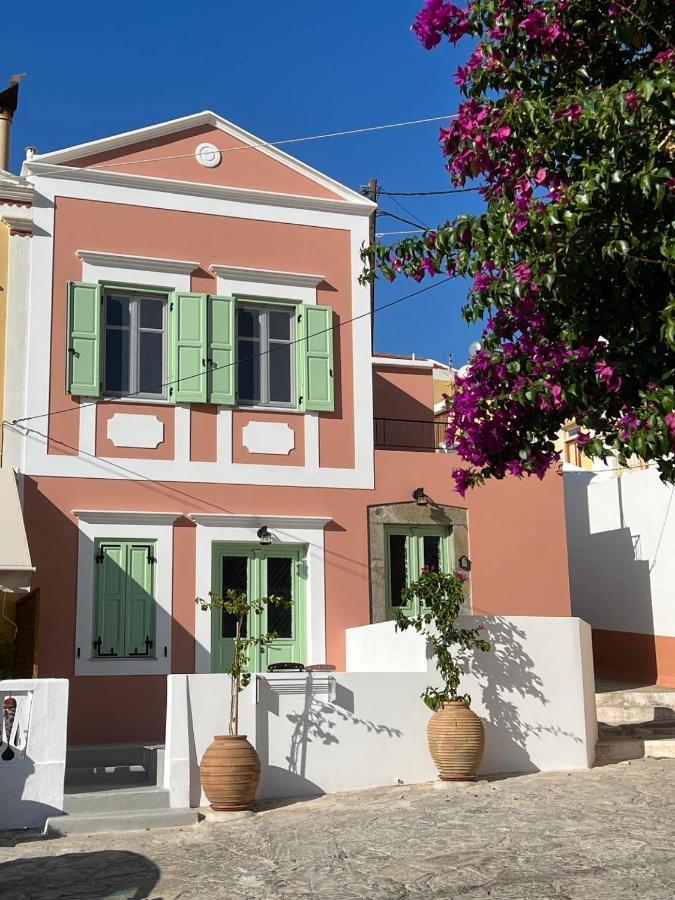Katrani Studios Simi Dış mekan fotoğraf