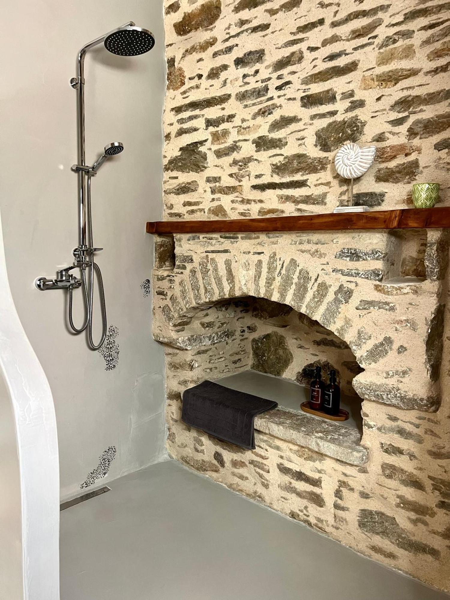 Katrani Studios Simi Dış mekan fotoğraf